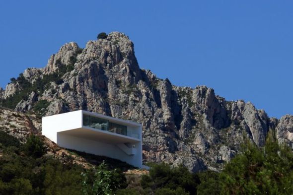 Fran Silvestre Arquitectos galardonados por casa del acantilado