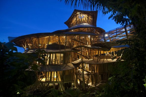 Casa del árbol de bambú