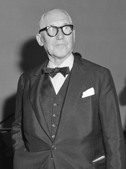 Biografía de Le Corbusier, planos e imágenes de obras y proyectos, curiosidades y más