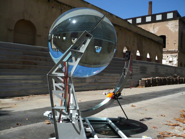 Esfera de vidrio para generar electricidad