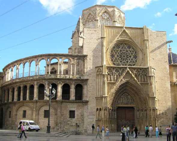 Recuperan la fachada gtica de la Catedral de Valencia