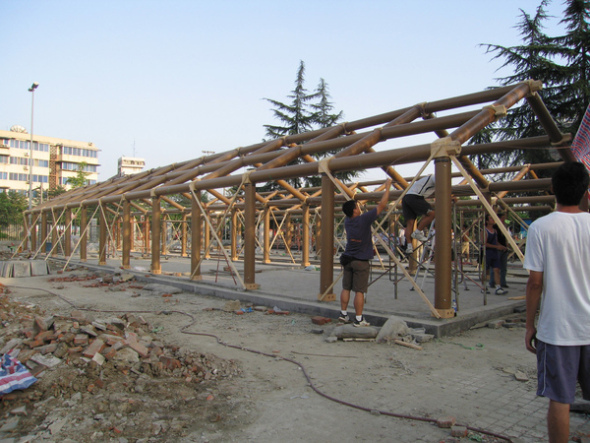 Arquitectura instantnea del ganador del Pritzker. Escuela china construida con tubos de cartn