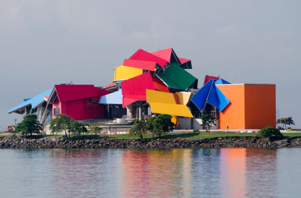 Abierto y ventilado. Museo de la Biodevirsidad de Frank Gehry