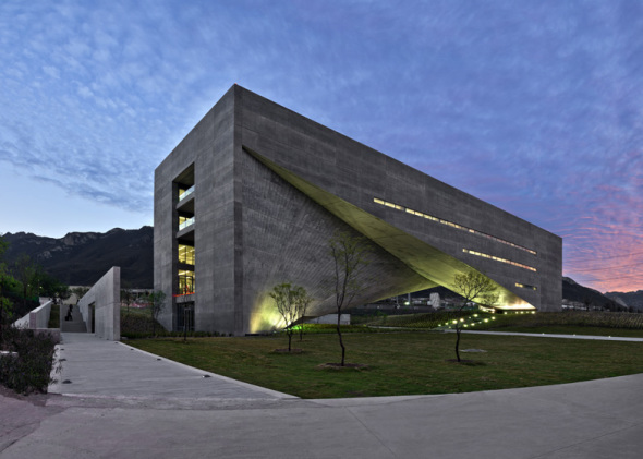 Portada de libro de Tadao Ando presenta un proyecto hecho en Mxico