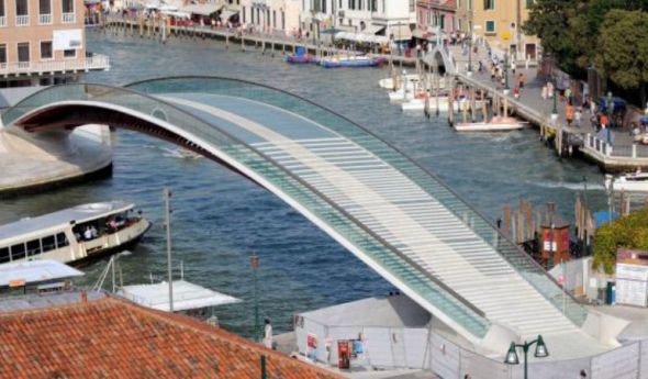 El puente de la discordia de Calatrava en Venecia
