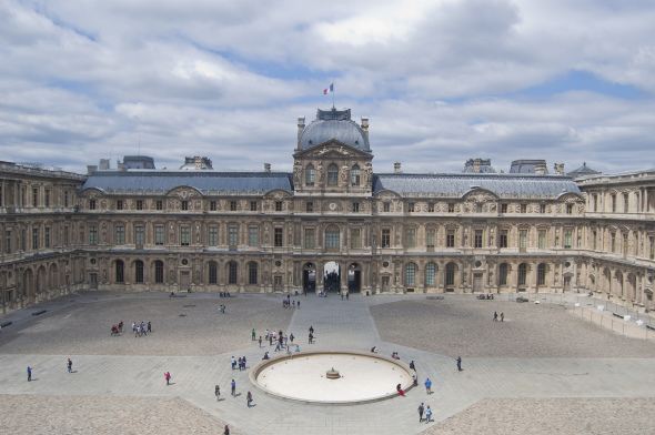 El da que desapareci la pirmide del Louvre creada por I.M. Pei