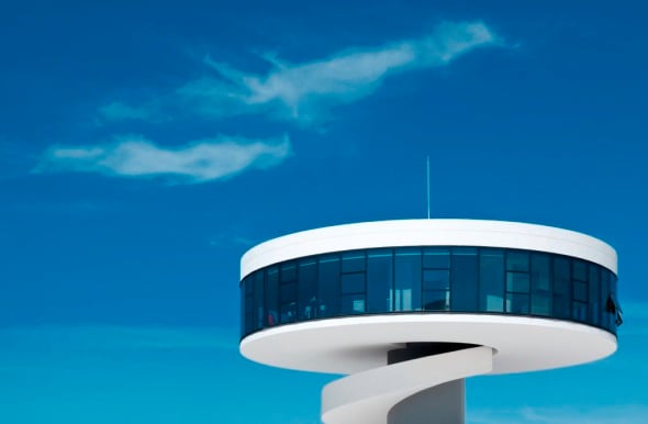La obra con que Oscar Niemeyer celebró 103 años de edad