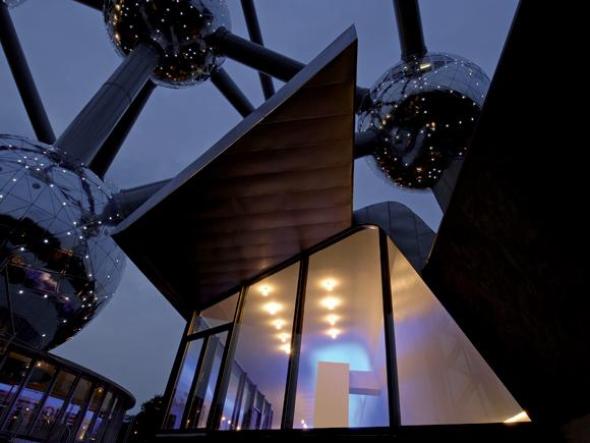 Atomium - Renovación y Diseño Interior / CONIX Architects