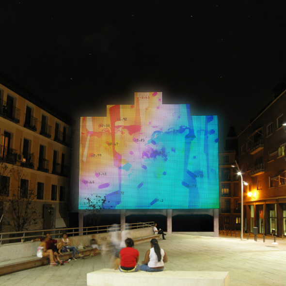 Hacer de los aburridos muros de colindancia una obra de arte: Led Action Facade, Madrid. Langarita-Navarro Arquitectos.