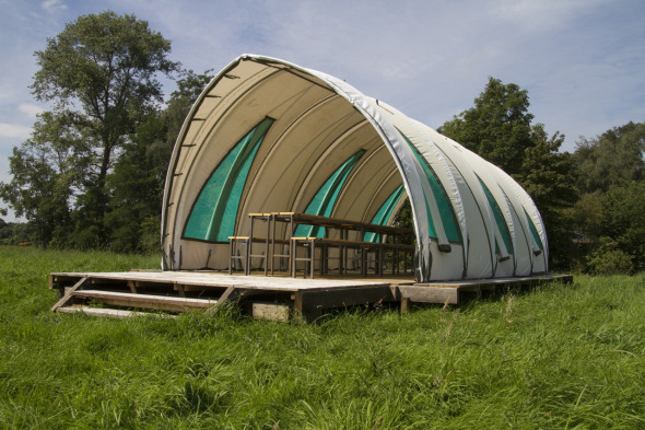 Pabellón Greenhouse, hecho de materiales reciclados / Studio Elmo Vermijs