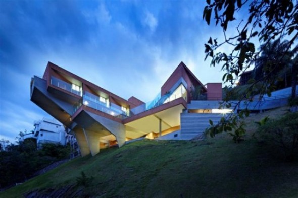 Casa Vila Castela / Anastasia Arquitectos