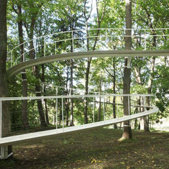 Un camino en el bosque / Tetsuo Kondo Architects