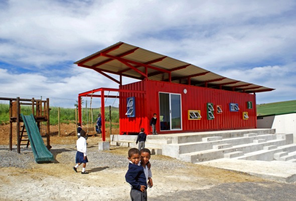 Escuela primaria en África, cuyo diseño fue guiado por los propios niños