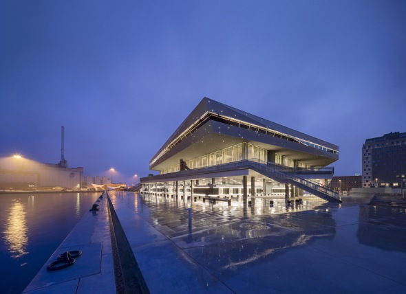 Biblioteca más grande de Escandinavia es alimentada por el sol