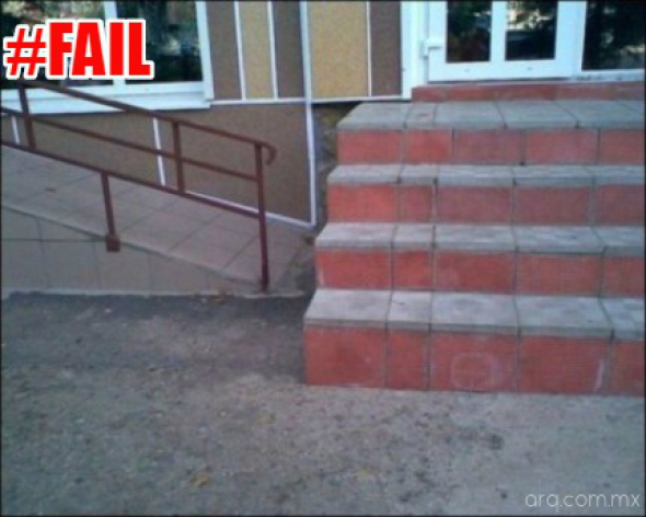 Humor en la Arquitectura. Rampa vs Escaleras