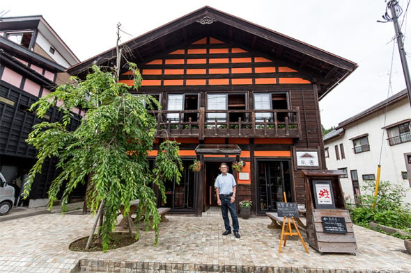 Arquitecto alemán rescata casas rurales tradicionales en Japón