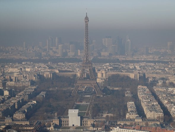 Para reducir contaminación, París planea ofrecer transporte público gratuito 