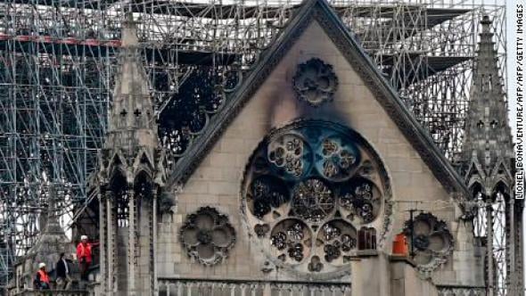 Lo que se perdió en el incendio de la catedral gótica más famosa del mundo