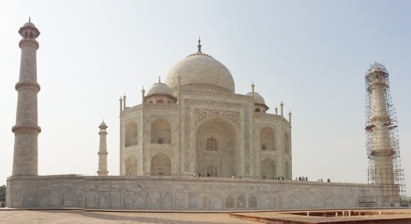 El Taj Mahal se está poniendo amarillo 