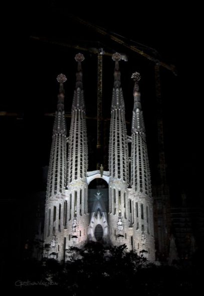 La Sagrada Familia se iluminará este viernes